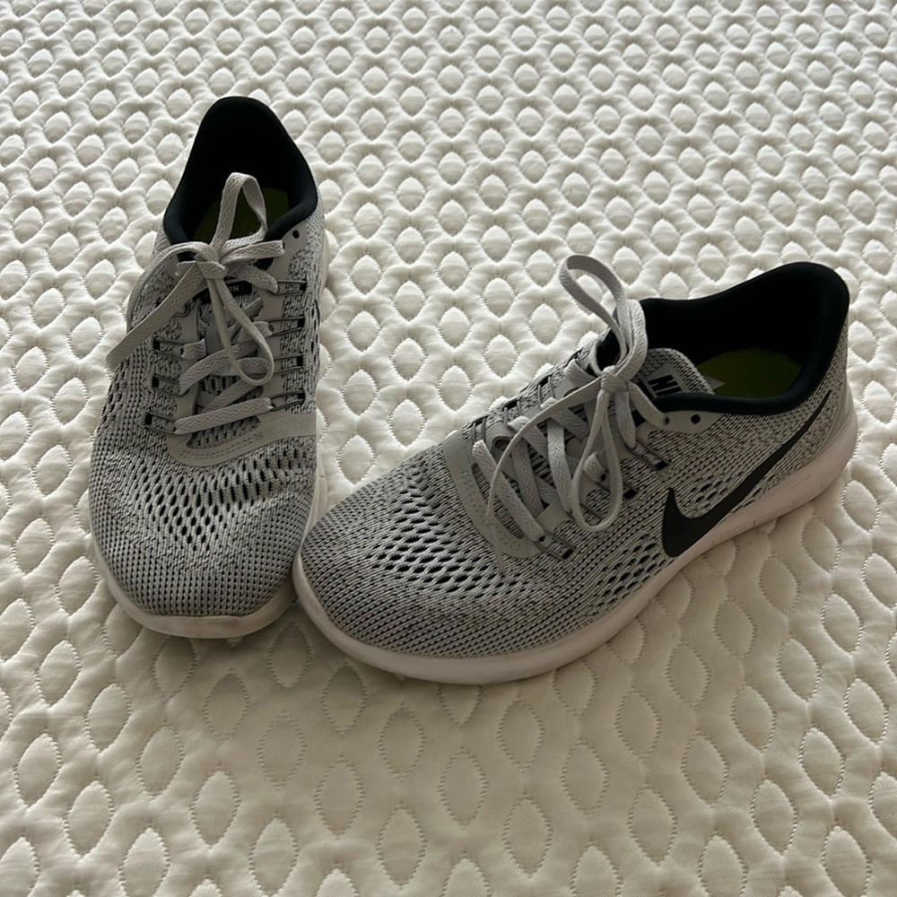 Nike Free RN women’s tennis shoes